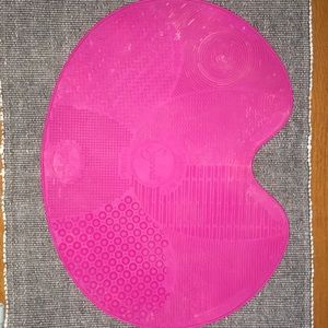 Sigma brush cleaning mat